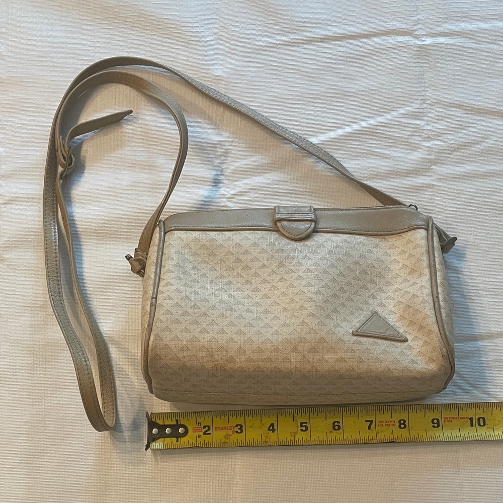 Liz Claiborne Cream Shoulder Bag